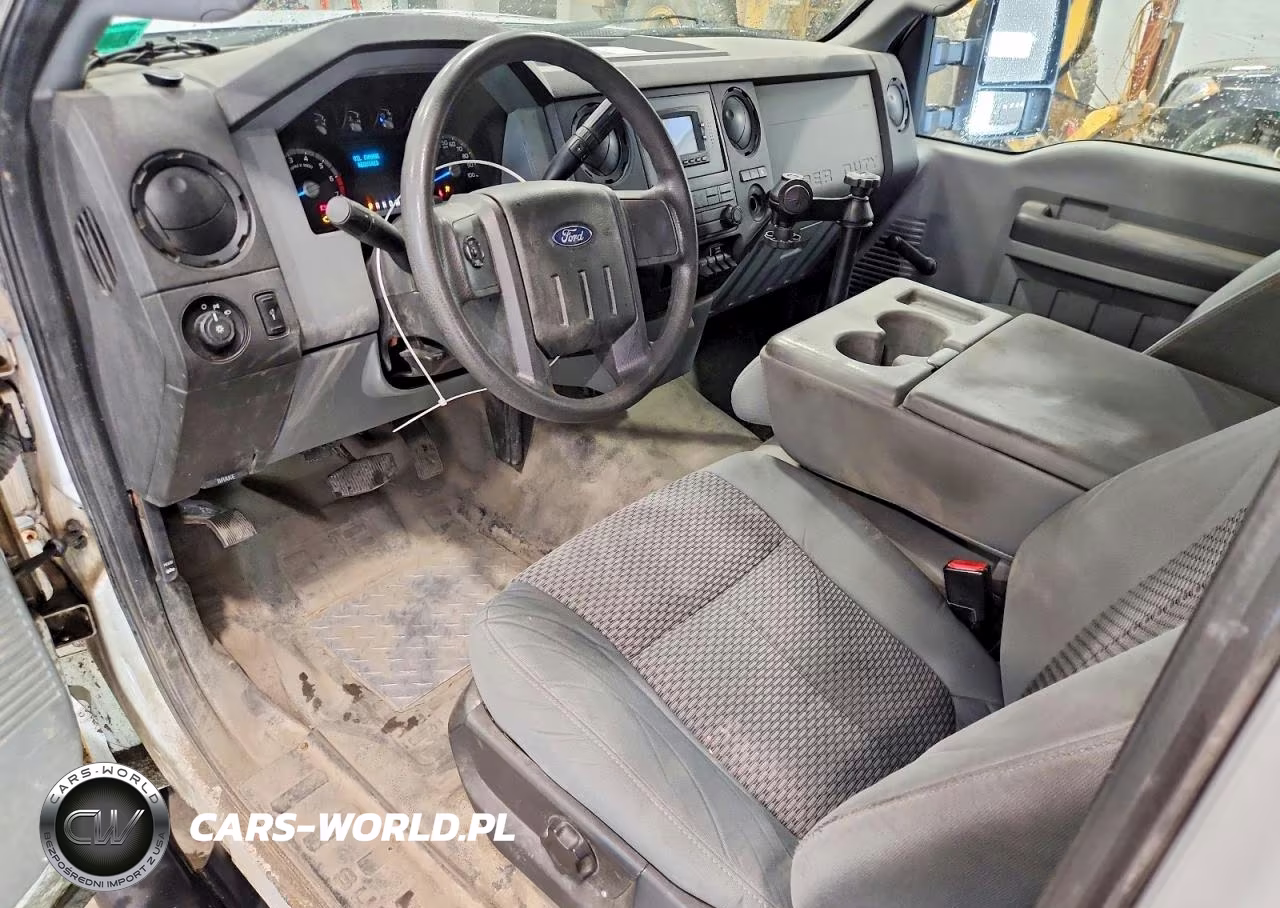 2015 Ford F250 Super Duty Box Truck VIN:1FDBF2B6XFEA47578 - 8
