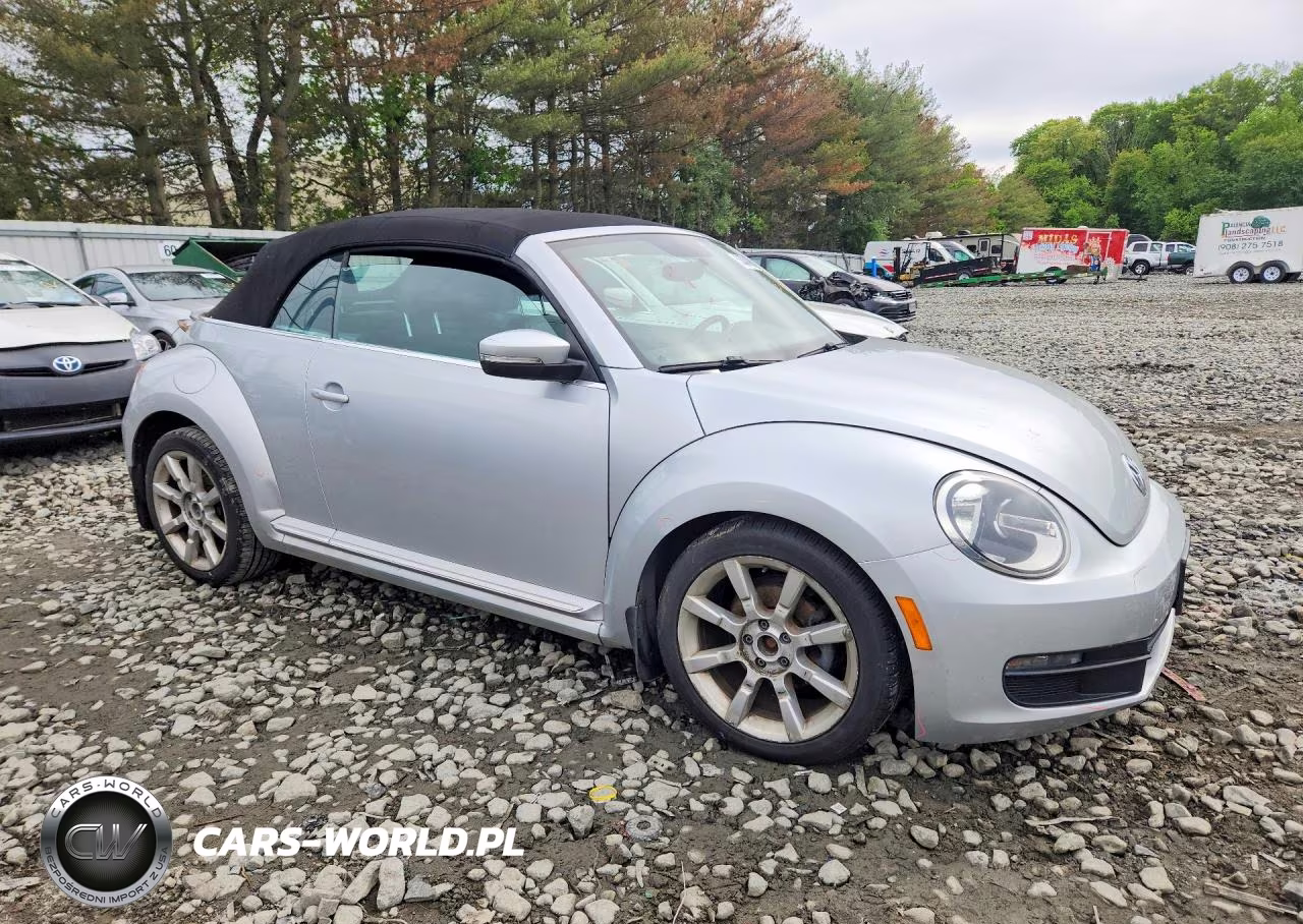 2013 Volkswagen Beetle VIN:3VW5P7ATXDM802414 - 4