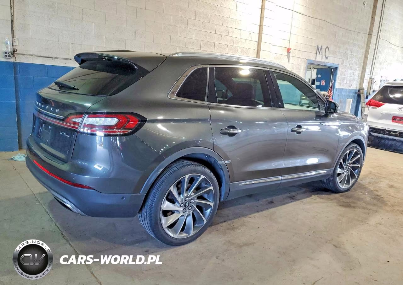 2019 Lincoln Nautilus Reserve VIN:2LMPJ8LP2KBL18352 - 3