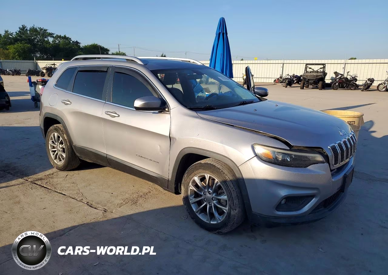2019 Jeep Cherokee Latitude Plus VIN:1C4PJLLB4KD152014 - 4