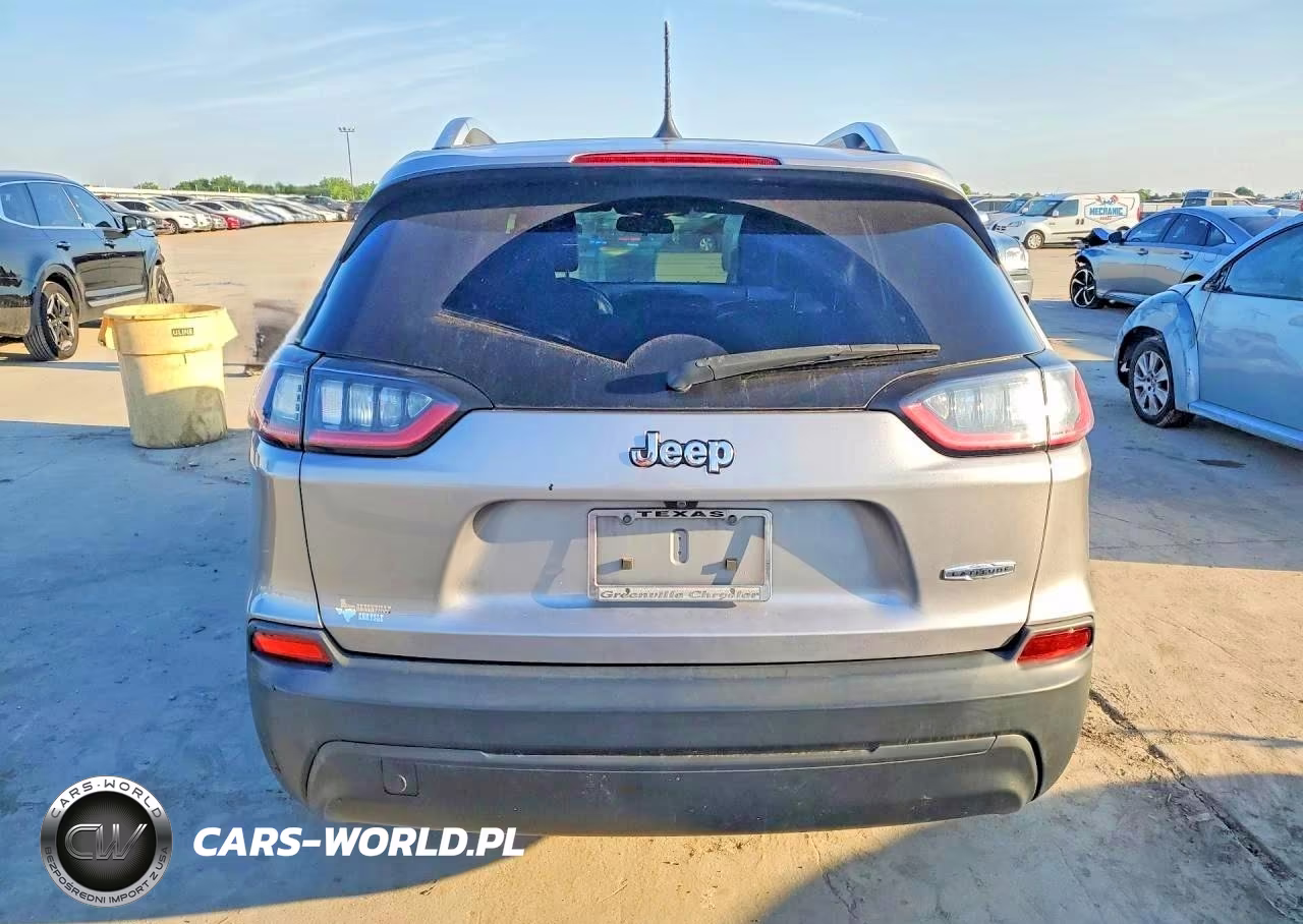 2019 Jeep Cherokee Latitude Plus VIN:1C4PJLLB4KD152014 - 6