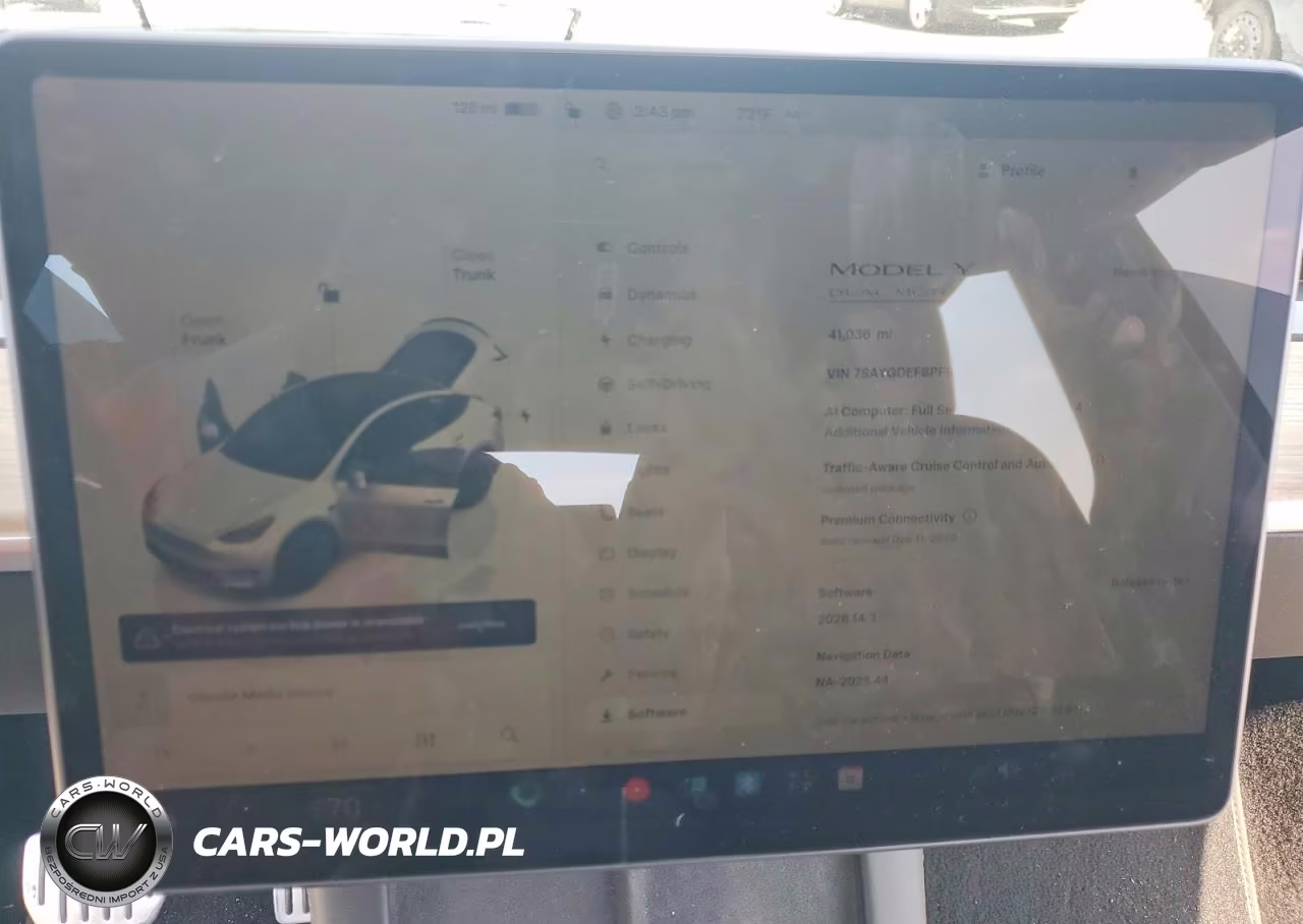 2023 Tesla Model Y VIN:7SAYGDEF8PF924297 - 9