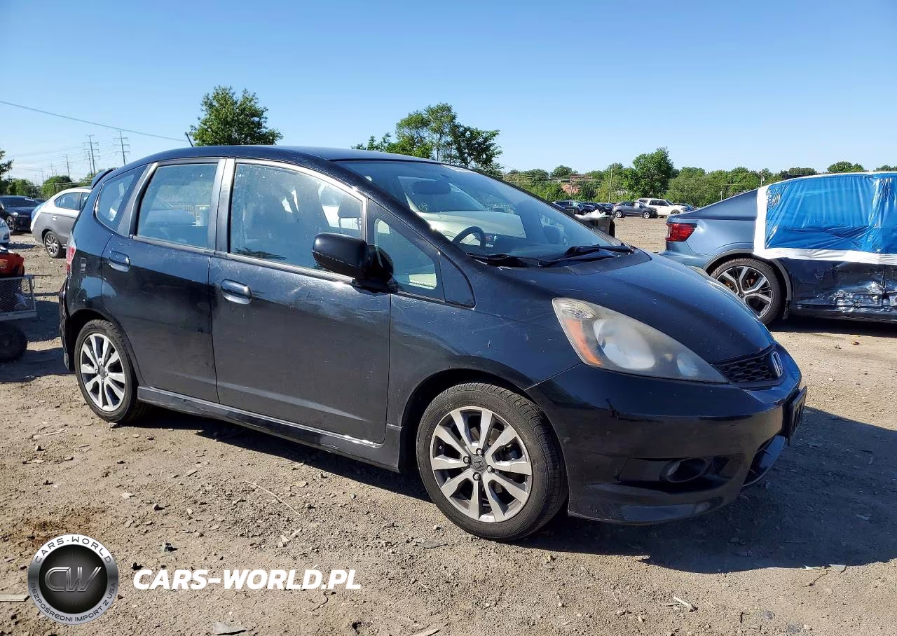 2012 Honda Fit Sport VIN:JHMGE8G56CS004318 - 4