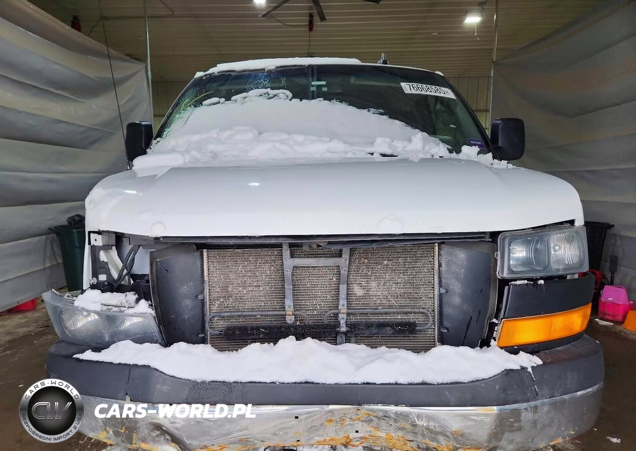 2020 GMC Savana 2500 Cargo Delivery Van VIN:1GTW7AFG7L1174534 - 5