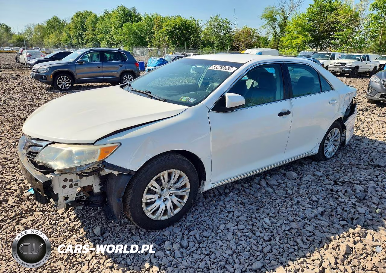2012 Toyota Camry Le – zdjęcie 1 z 13