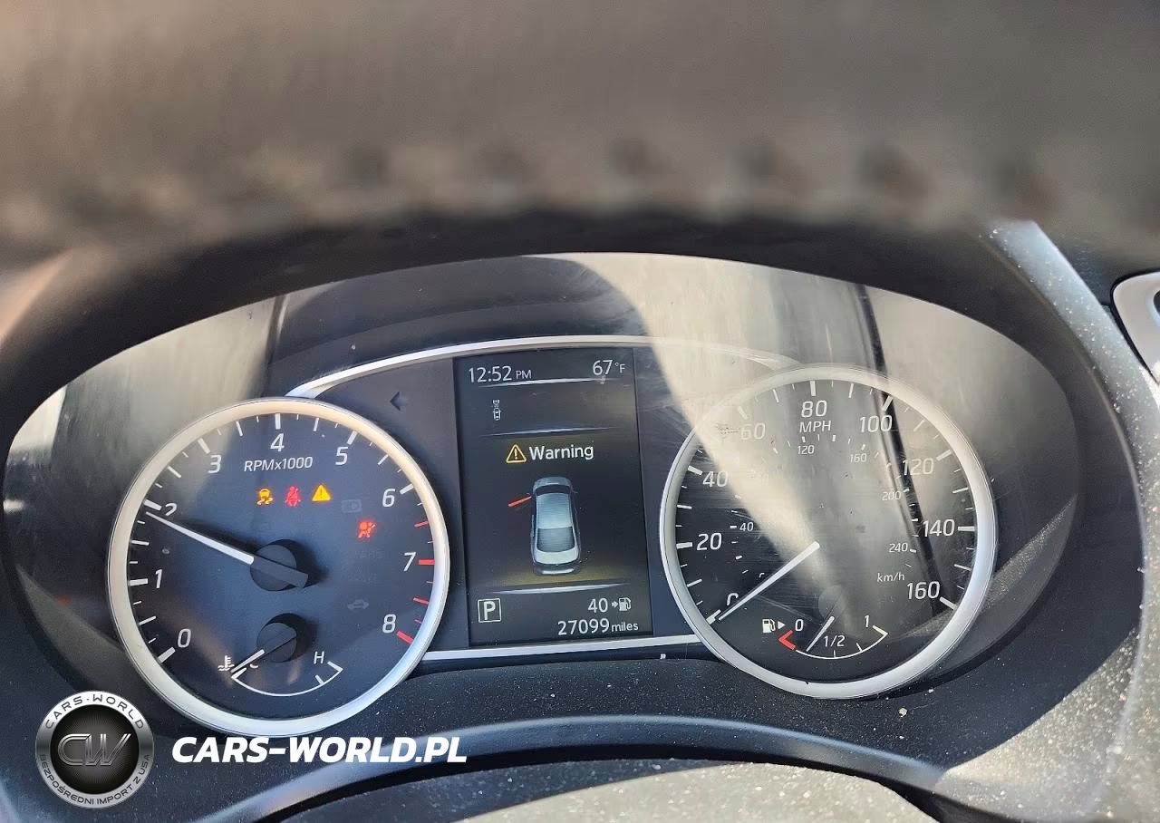 2018 Nissan Sentra Sr VIN:3N1AB7AP3JY305750 - 9