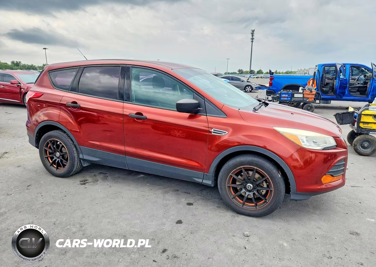 2016 Ford Escape S VIN:1FMCU0F75GUA60893 - 4