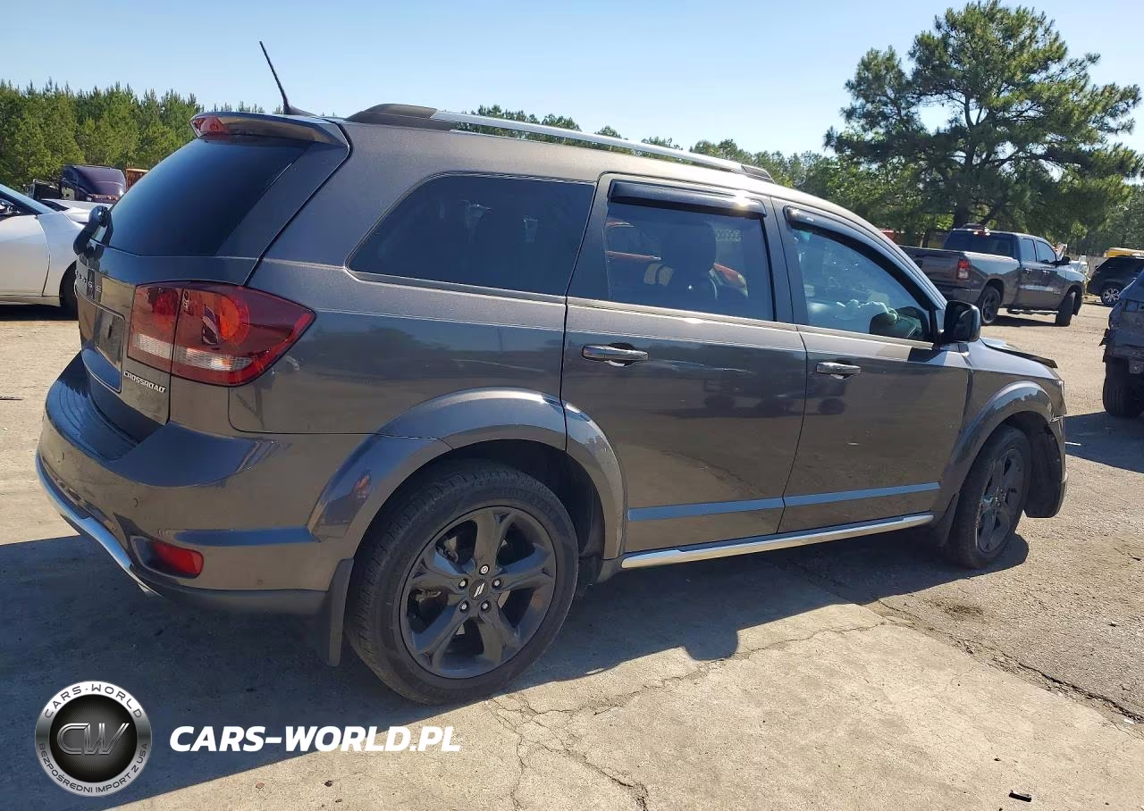 2019 Dodge Journey Crossroad VIN:3C4PDCGG1KT751122 - 3