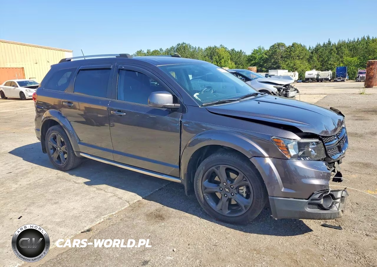 2019 Dodge Journey Crossroad VIN:3C4PDCGG1KT751122 - 4