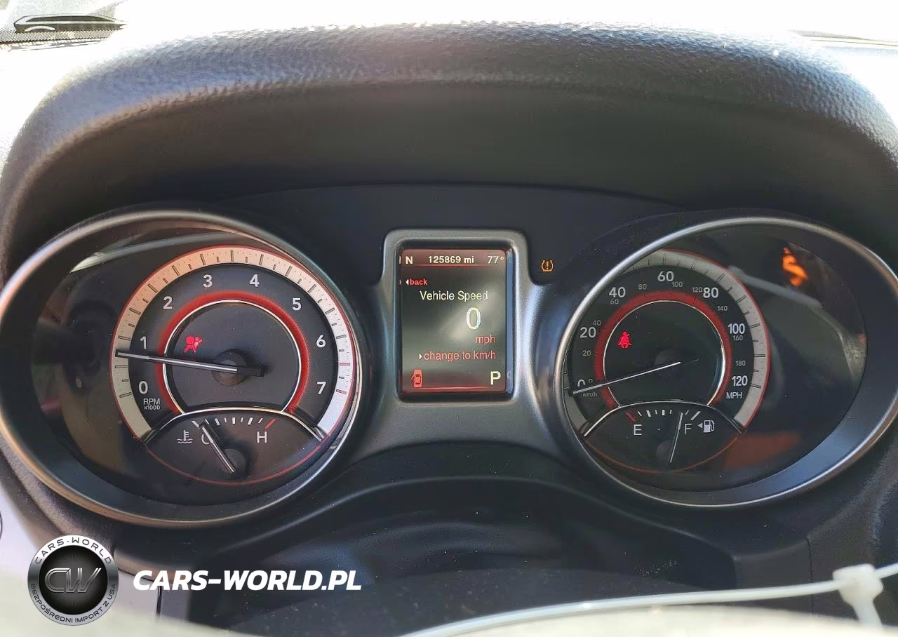 2019 Dodge Journey Crossroad VIN:3C4PDCGG1KT751122 - 9
