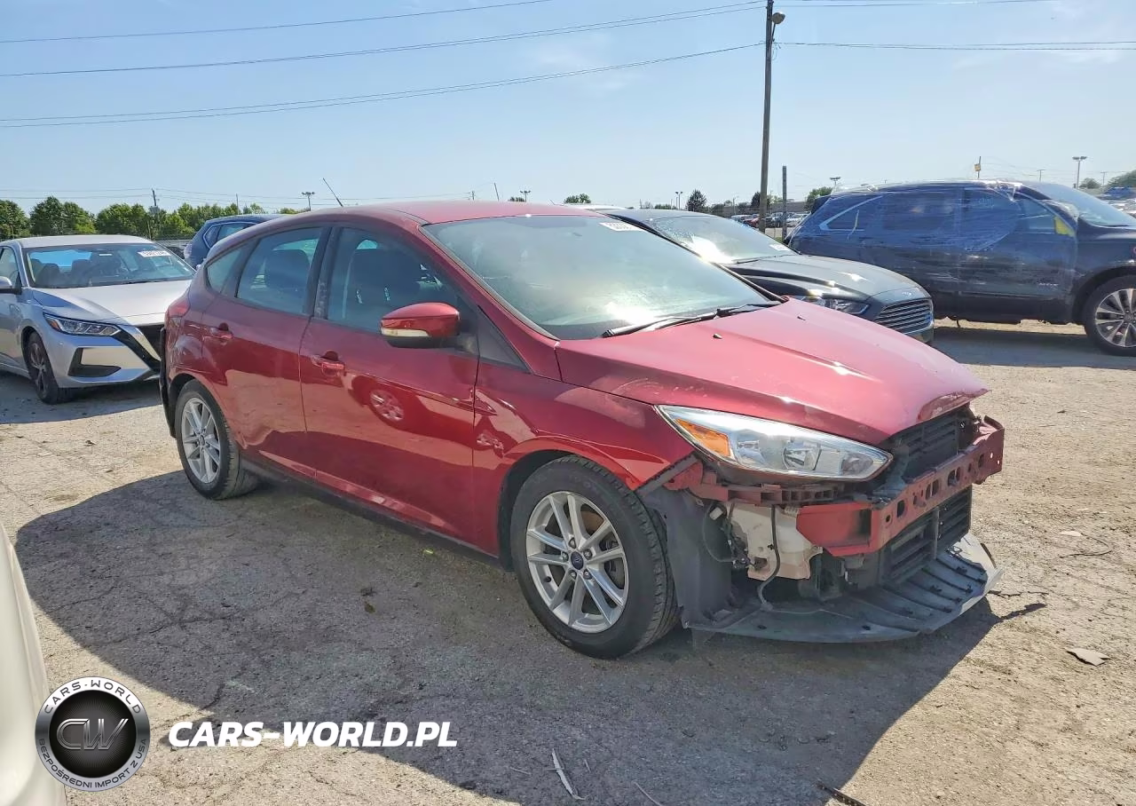 2016 Ford Focus Se VIN:1FADP3K24GL251518 - 4