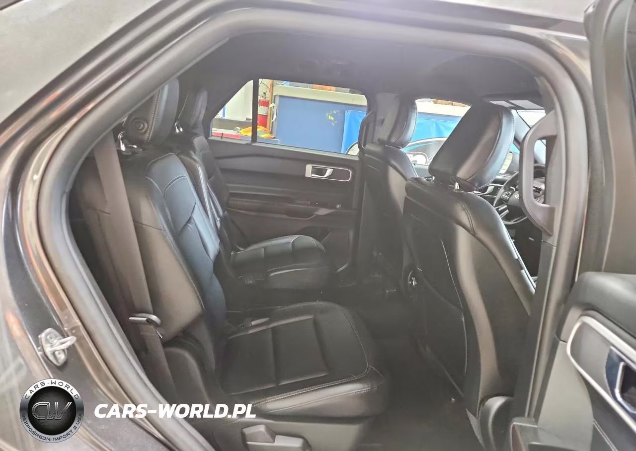 2020 Ford Explorer Xlt VIN:1FMSK8DH9LGB40072 - 11
