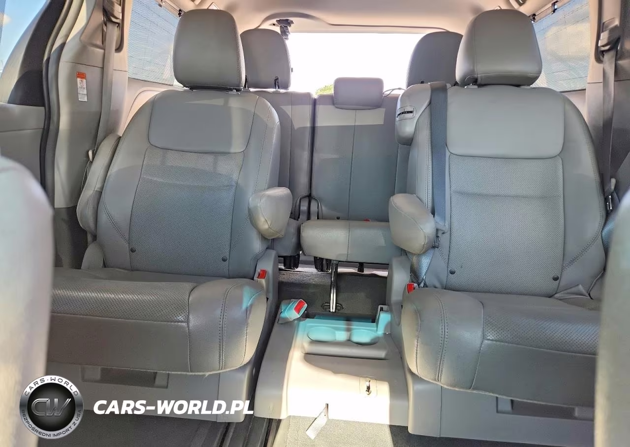 2015 Toyota Sienna Le VIN:5TDKK3DC8FS624336 - 10