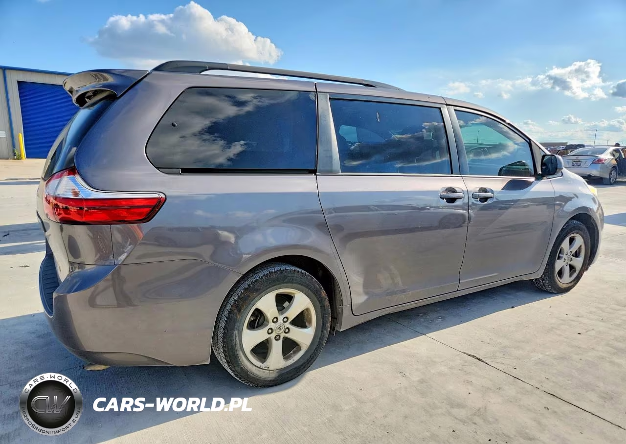 2015 Toyota Sienna Le VIN:5TDKK3DC8FS624336 - 3