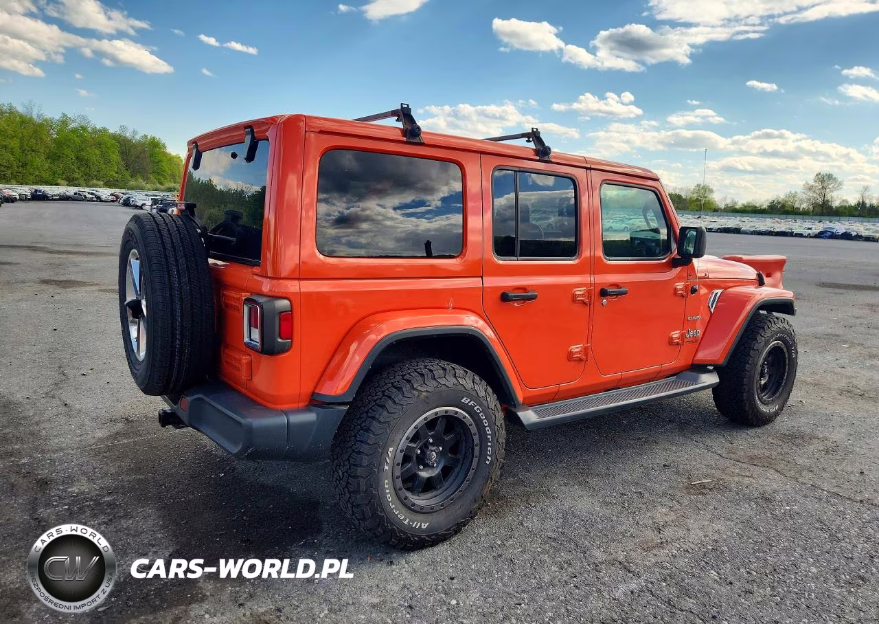 2020 Jeep Wrangler Unlimited Sahara VIN:1C4HJXEN7LW231167 - 3