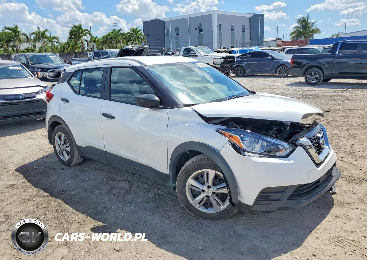 2020 Nissan Kicks VIN:3N1CP5BVXLL566272 - 4
