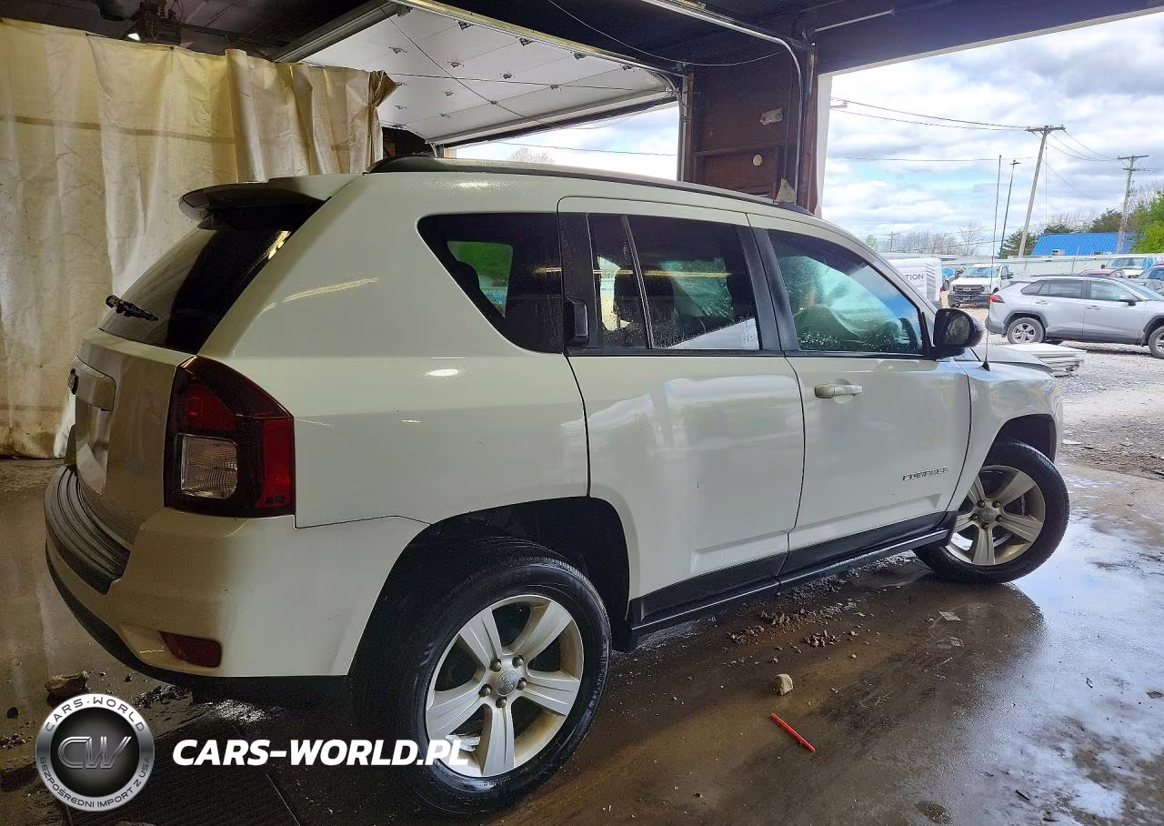 2015 Jeep Compass Sport VIN:1C4NJDBB3FD438697 - 3