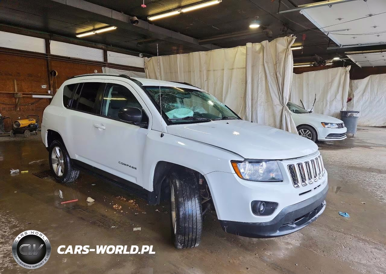 2015 Jeep Compass Sport VIN:1C4NJDBB3FD438697 - 4