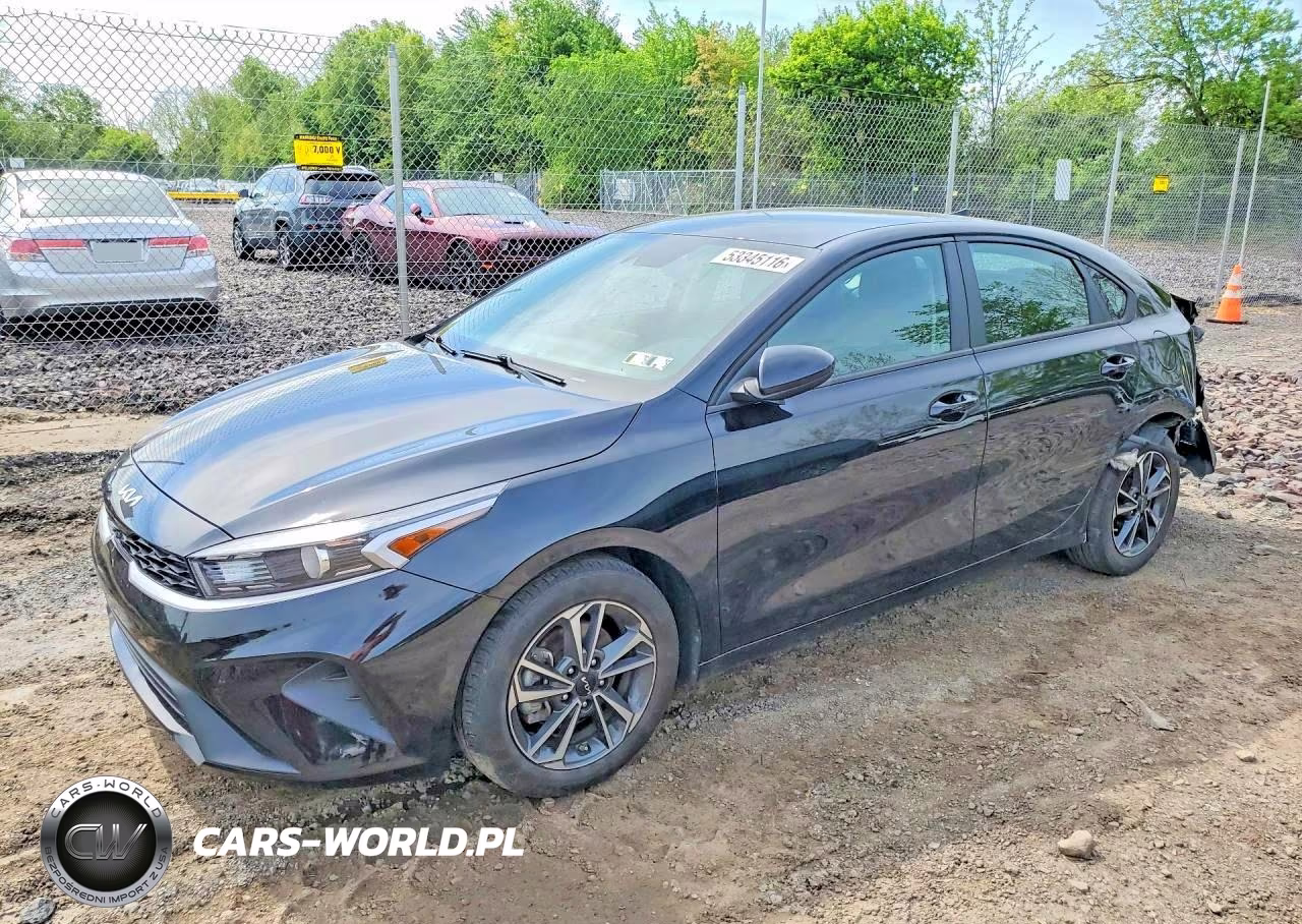 2024 Kia Forte Lxs – zdjęcie 1 z 12