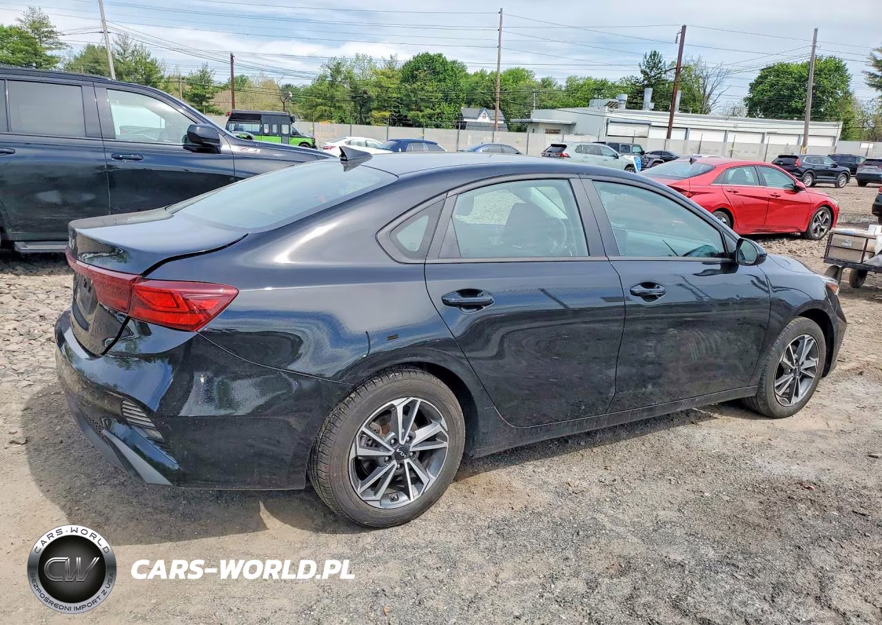 2024 Kia Forte Lxs VIN:3KPF24ADXRE742679 - 3