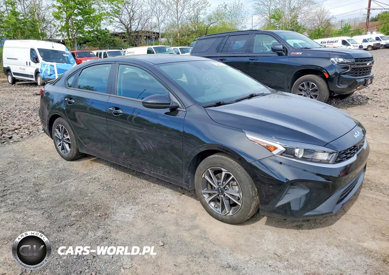 2024 Kia Forte Lxs VIN:3KPF24ADXRE742679 - 4