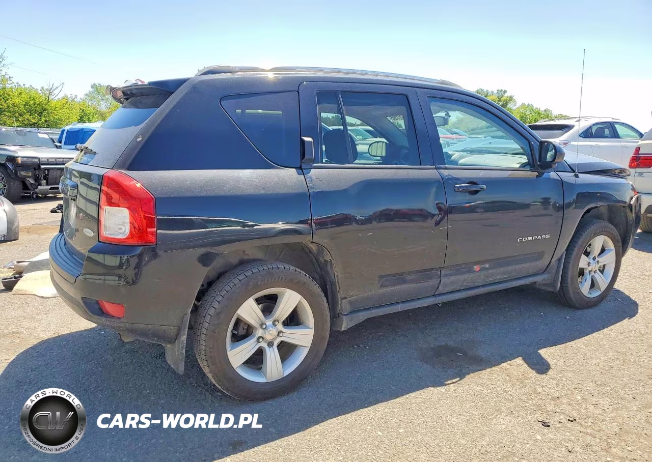 2013 Jeep Compass Latitude VIN:1C4NJDEB5DD189893 - 3