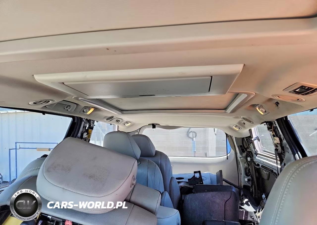 2015 Toyota Sienna Limited Premium 7-Passenger VIN:5TDDK3DC6FS117721 - 10
