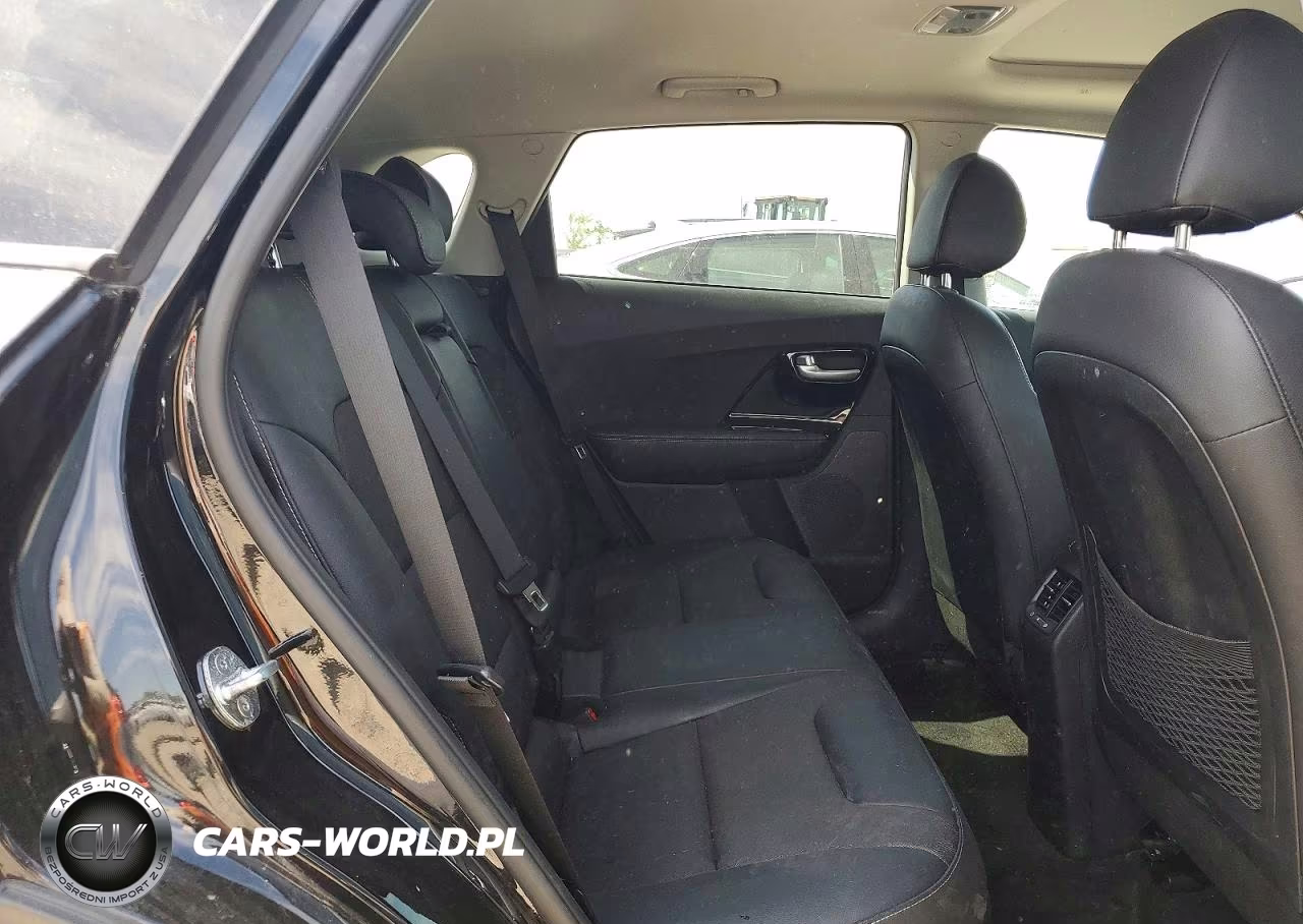 2021 Kia Niro Touring VIN:KNDCC3LCXM5463414 - 11
