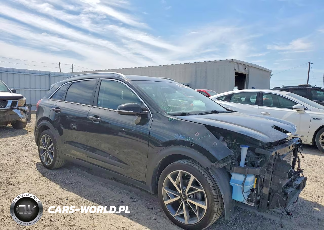 2021 Kia Niro Touring VIN:KNDCC3LCXM5463414 - 4