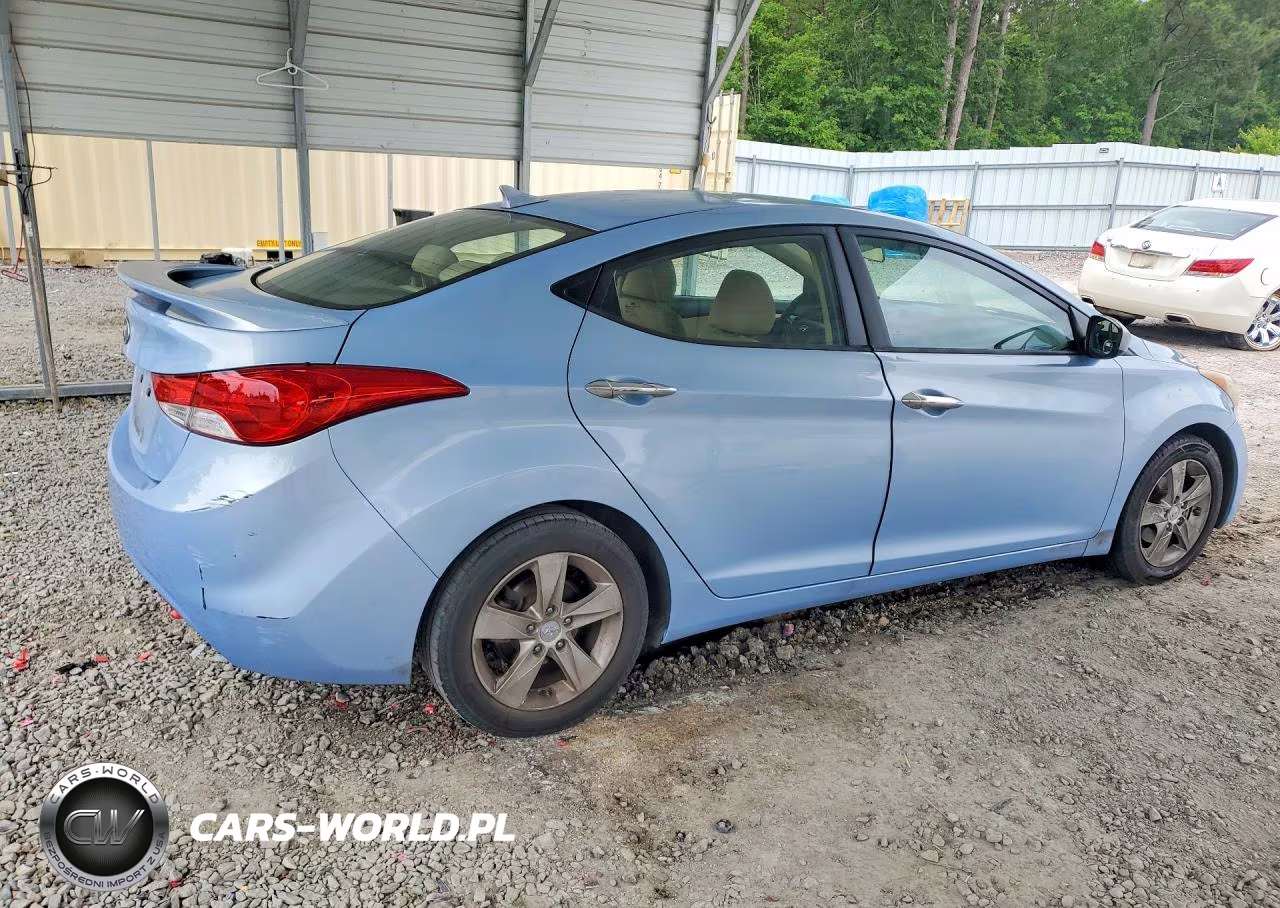2013 Hyundai Elantra Gls VIN:KMHDH4AE7DU735984 - 3