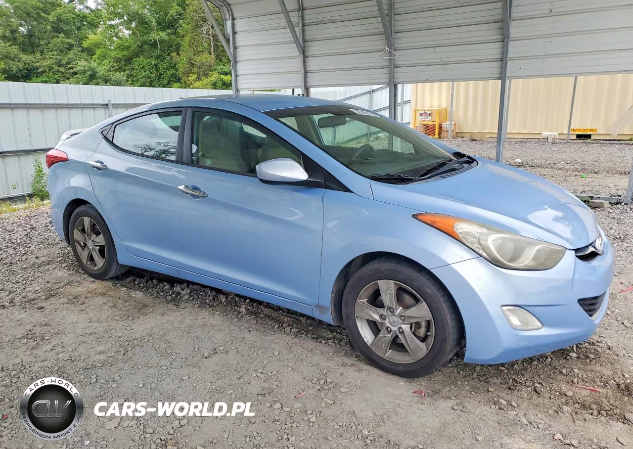2013 Hyundai Elantra Gls VIN:KMHDH4AE7DU735984 - 4