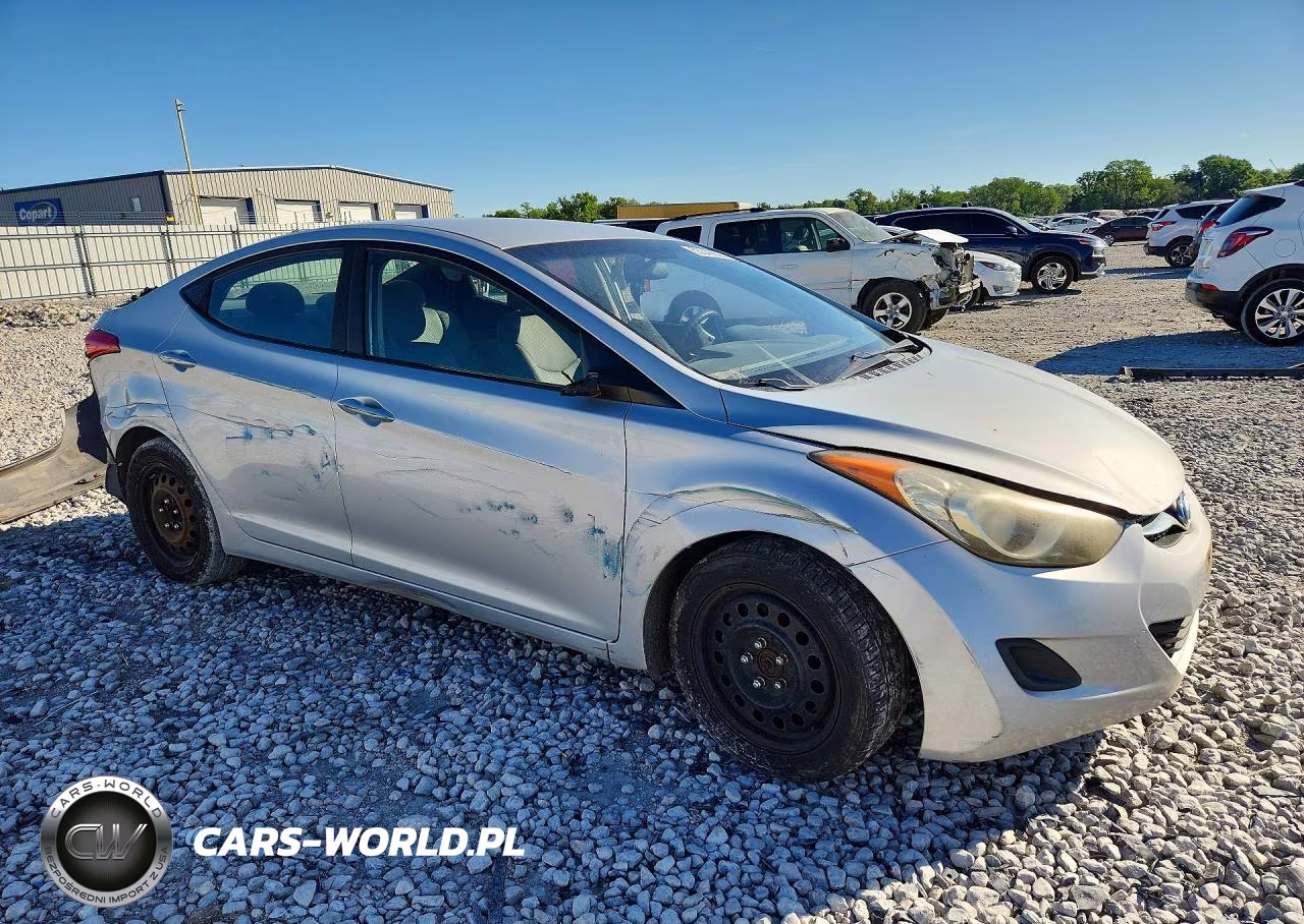 2011 Hyundai Elantra Gls VIN:5NPDH4AE0BH032464 - 4
