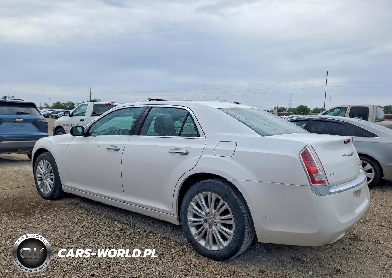 2012 Chrysler 300C VIN:2C3CCAKT2CH147555 - 2