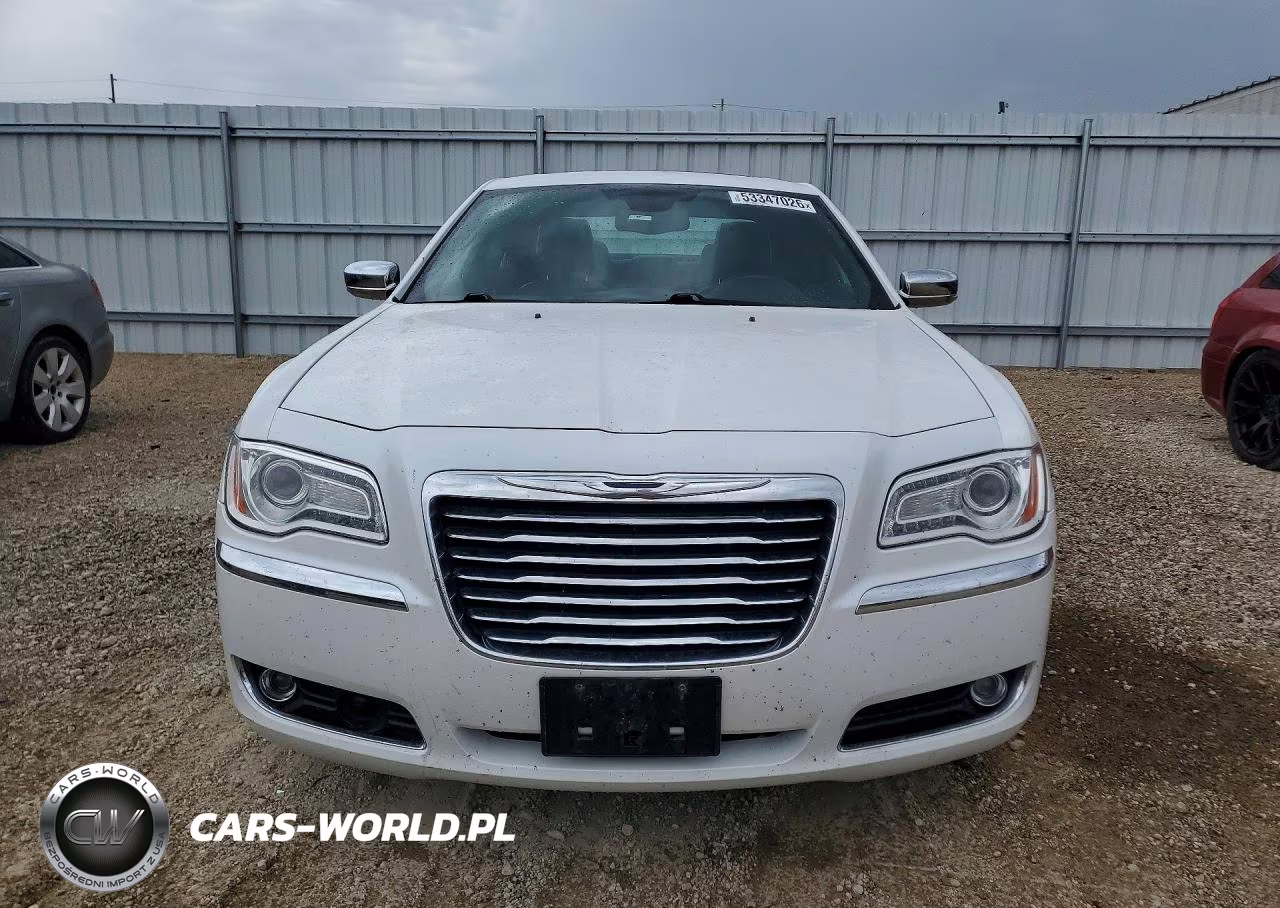 2012 Chrysler 300C VIN:2C3CCAKT2CH147555 - 5