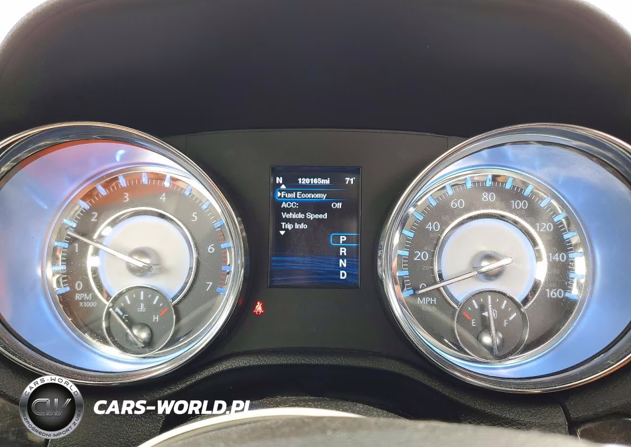 2012 Chrysler 300C VIN:2C3CCAKT2CH147555 - 9