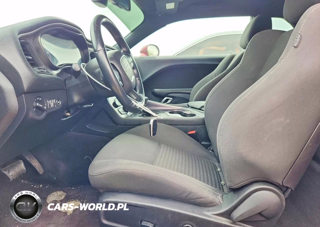 2018 Dodge Challenger Sxt VIN:2C3CDZAG0JH166120 - 7