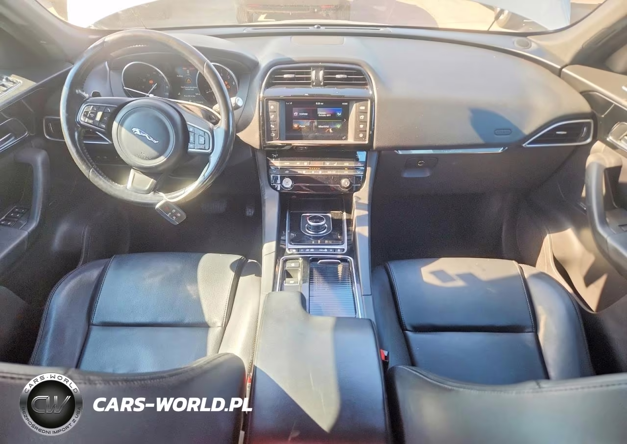 2018 Jaguar F-Pace Premium VIN:SADCJ2FX1JA265892 - 8