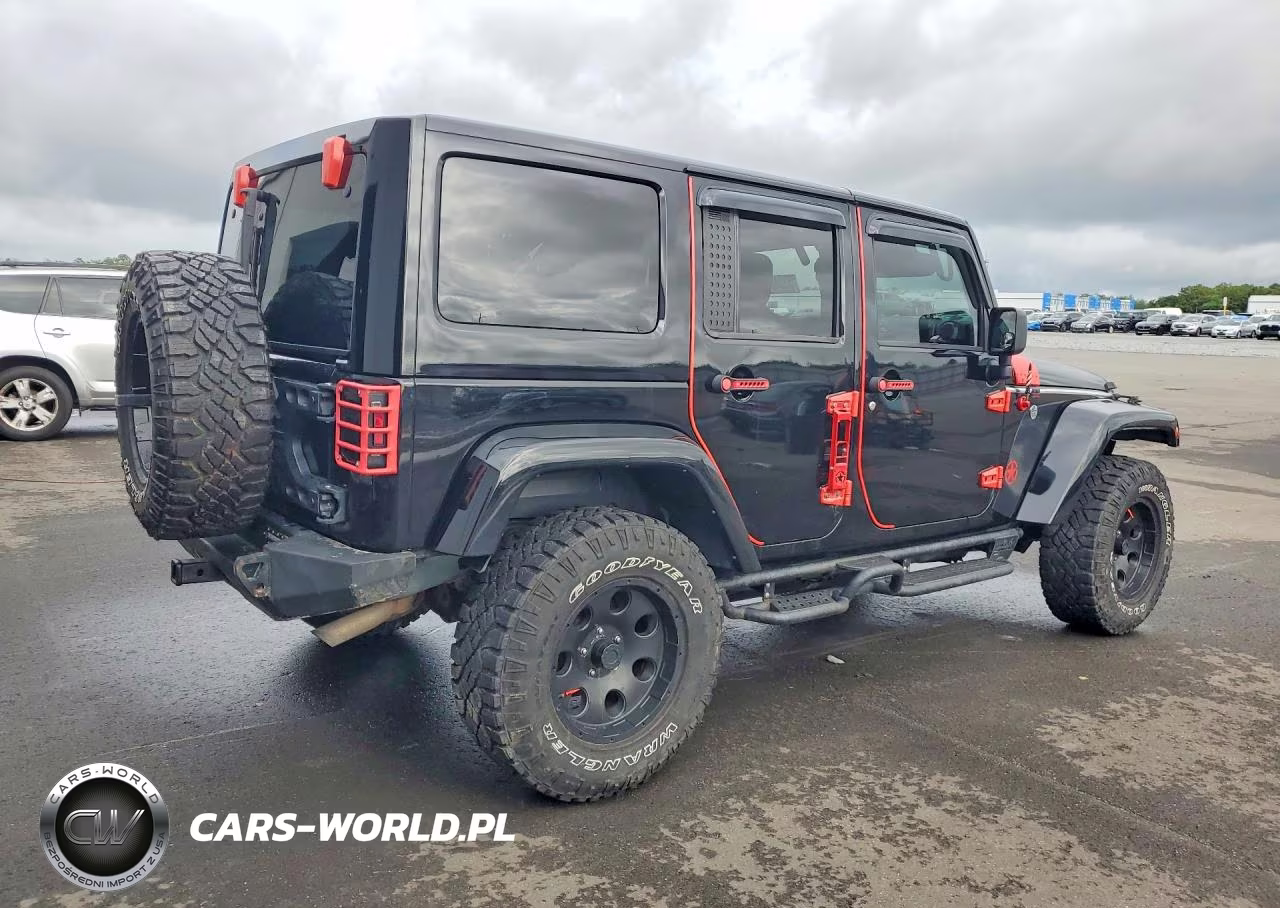 2015 Jeep Wrangler Unlimited Sahara VIN:1C4HJWEG5FL614235 - 3