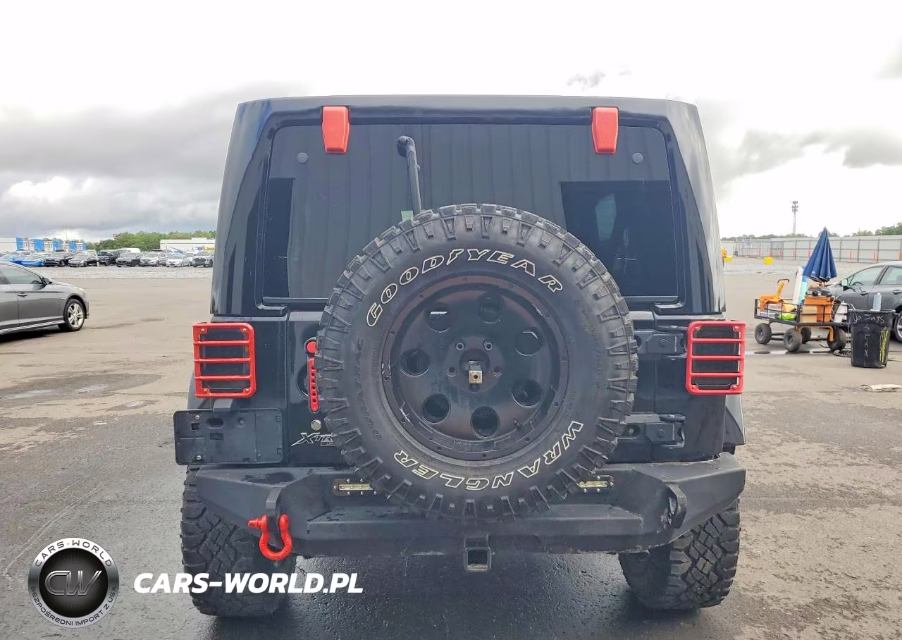 2015 Jeep Wrangler Unlimited Sahara VIN:1C4HJWEG5FL614235 - 6