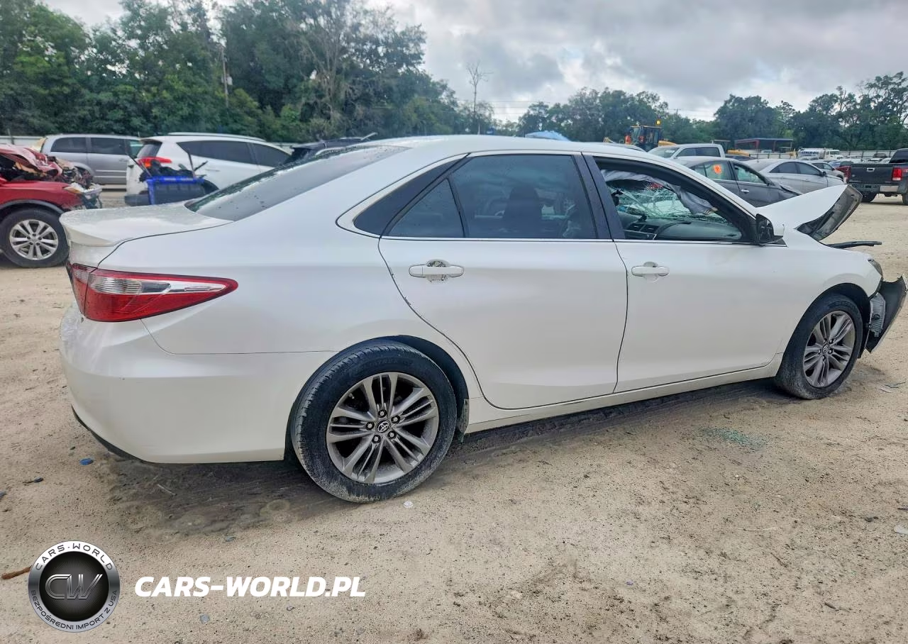 2017 Toyota Camry Se VIN:4T1BF1FK2HU304212 - 3