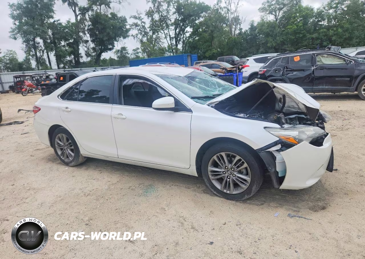2017 Toyota Camry Se VIN:4T1BF1FK2HU304212 - 4