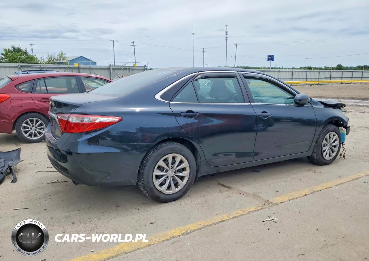 2016 Toyota Camry Le VIN:4T4BF1FK3GR560735 - 3