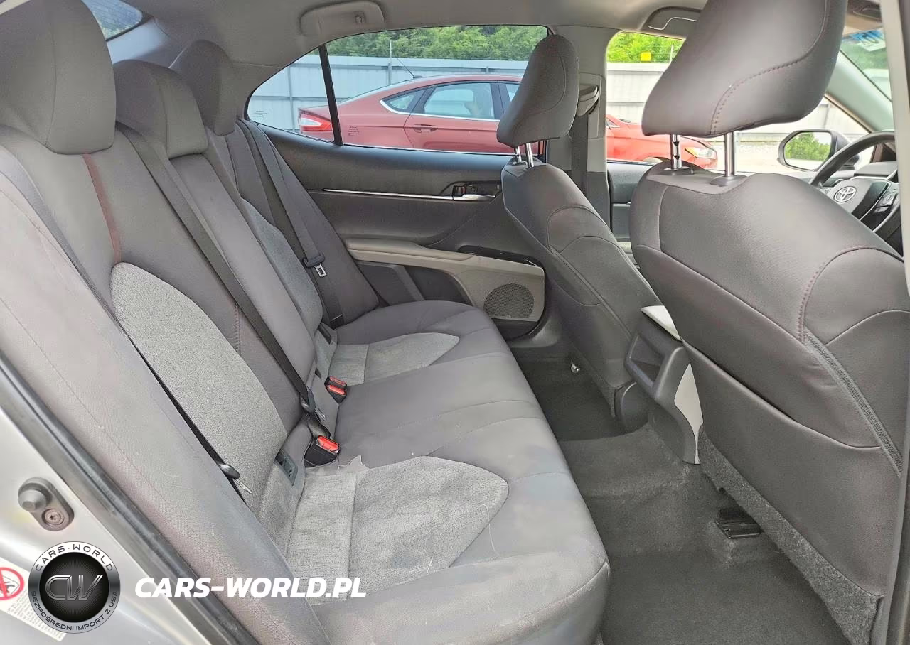 2018 Toyota Camry Le VIN:4T1B11HK8JU523354 - 10