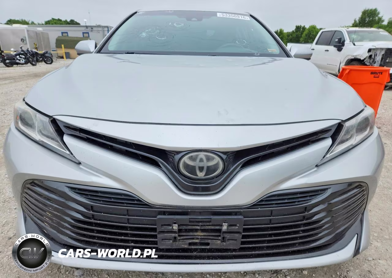2018 Toyota Camry Le VIN:4T1B11HK8JU523354 - 5
