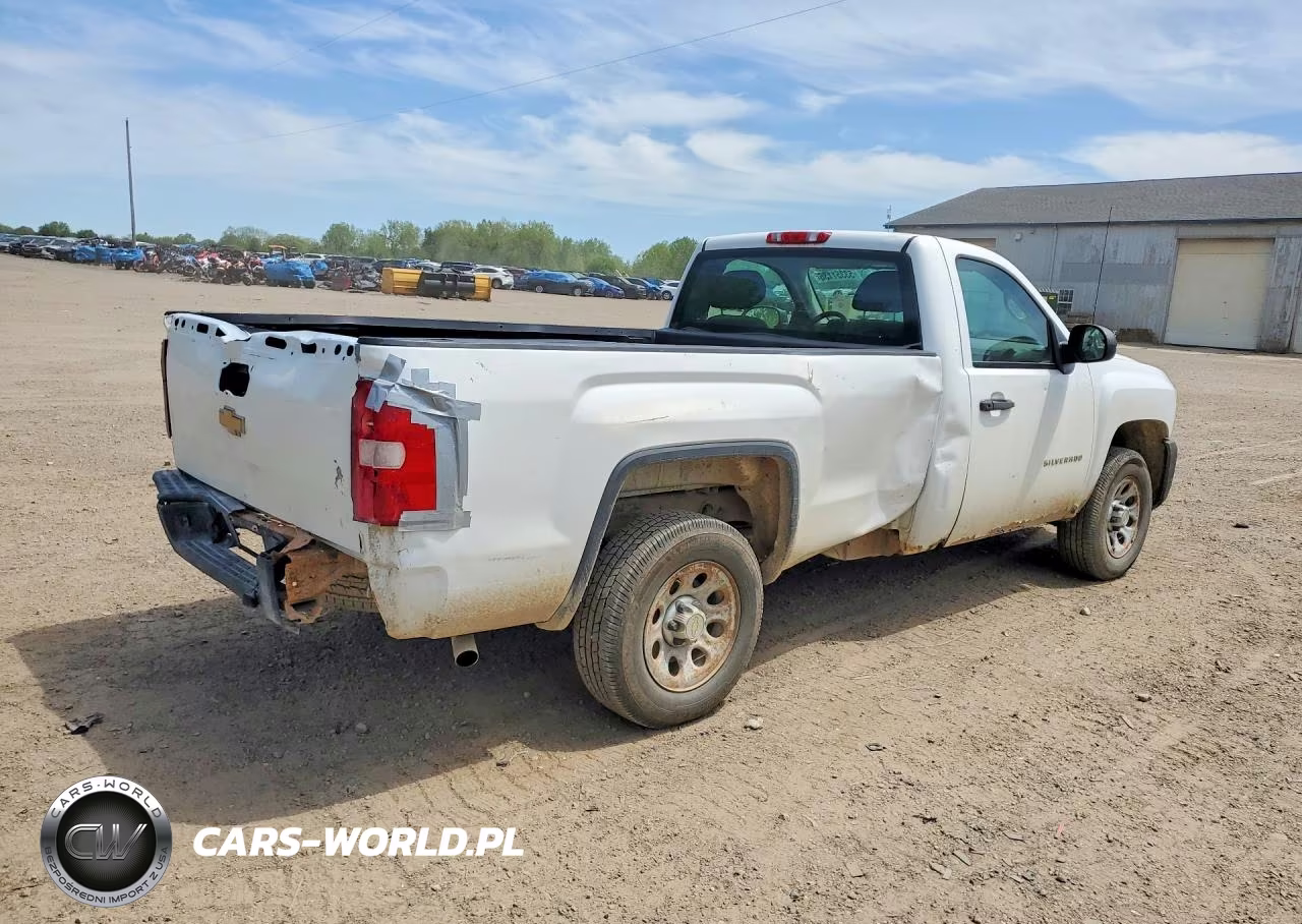 2010 Chevrolet Silverado C1500 VIN:1GCPCPEX8AZ195413 - 3