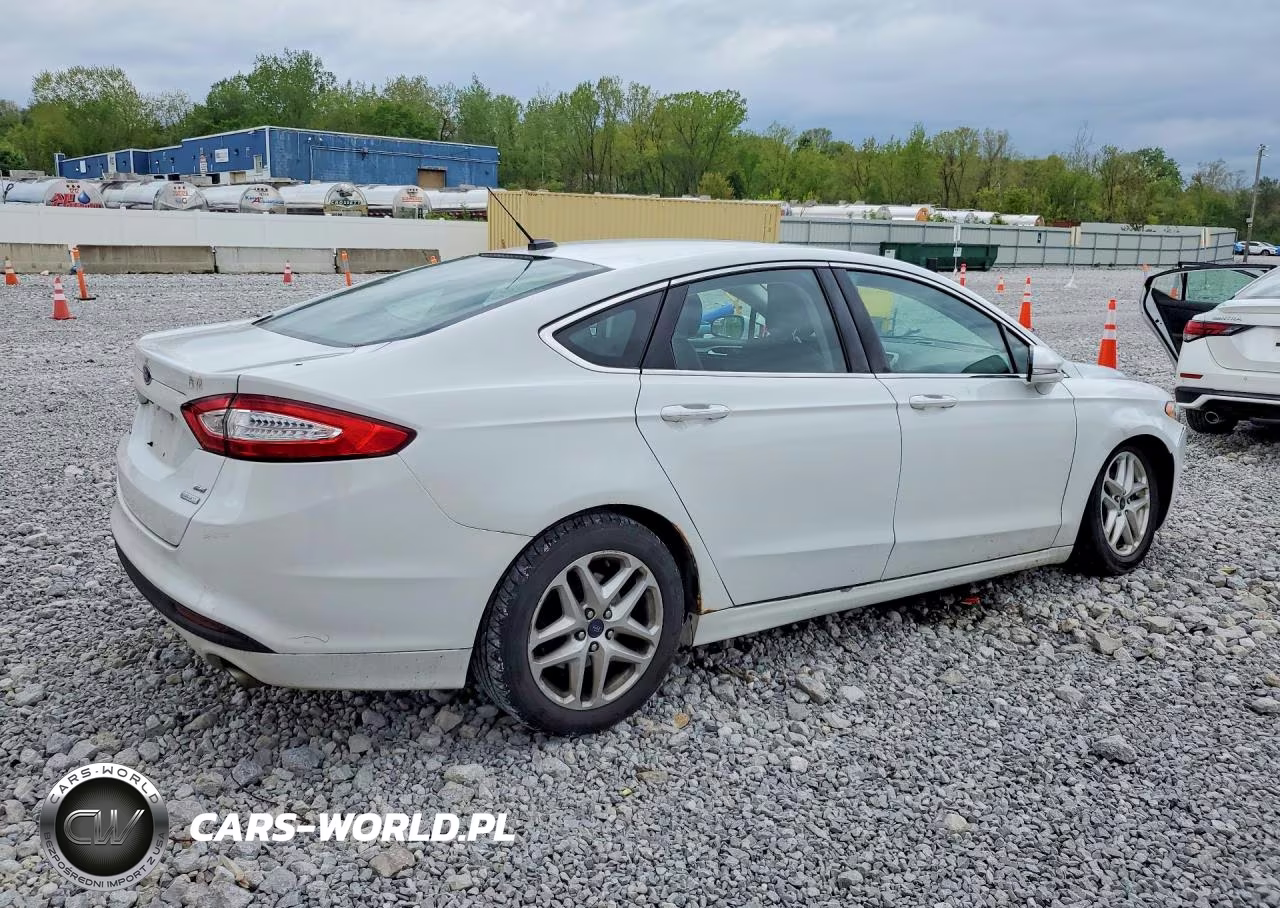 2015 Ford Fusion Se VIN:3FA6P0HDXFR129715 - 3
