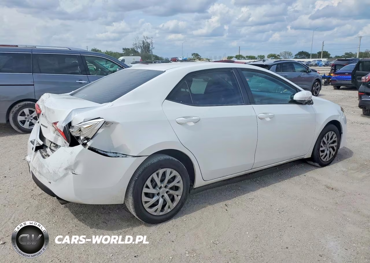 2017 Toyota Corolla Le VIN:2T1BURHE6HC836415 - 3