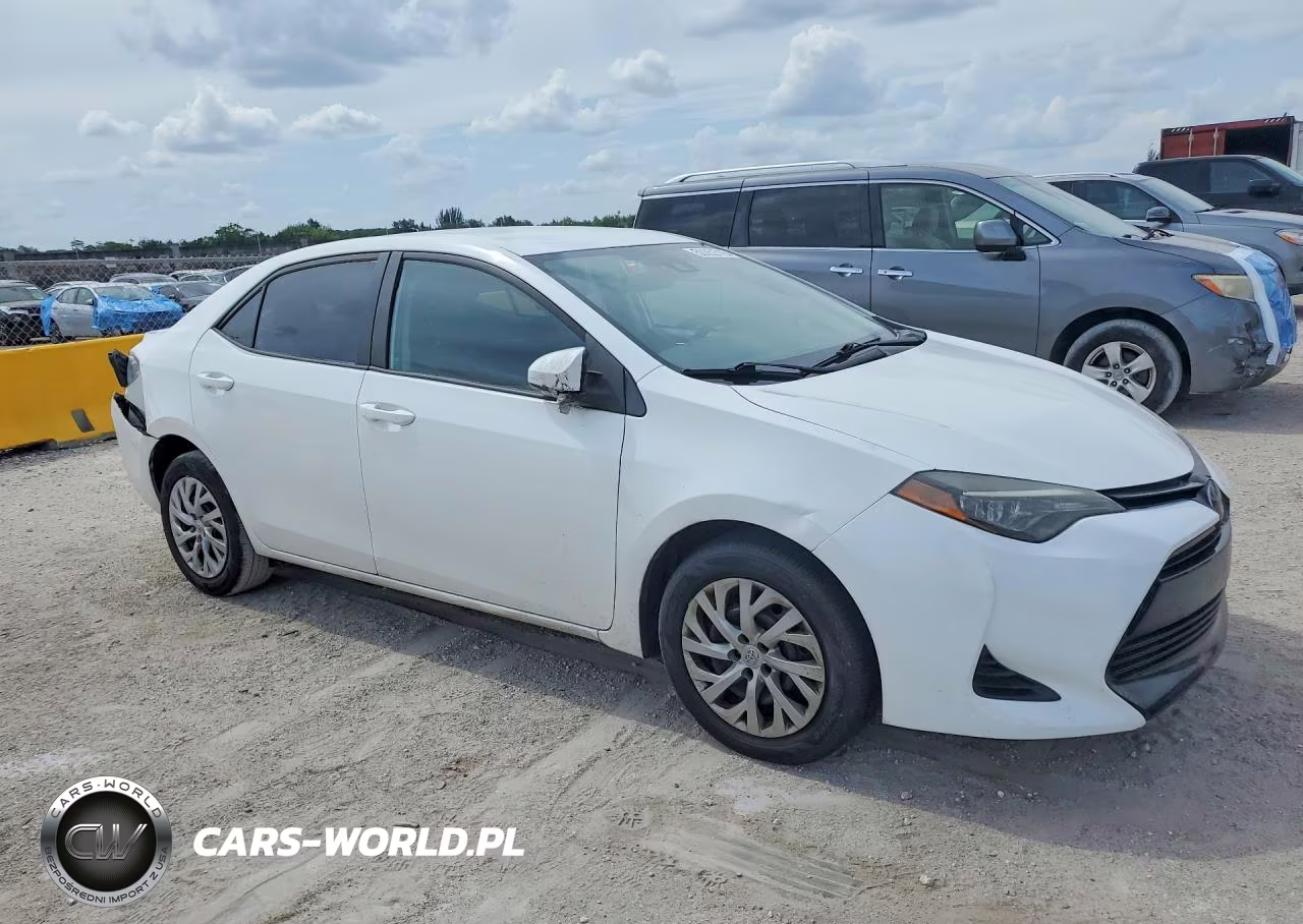 2017 Toyota Corolla Le VIN:2T1BURHE6HC836415 - 4