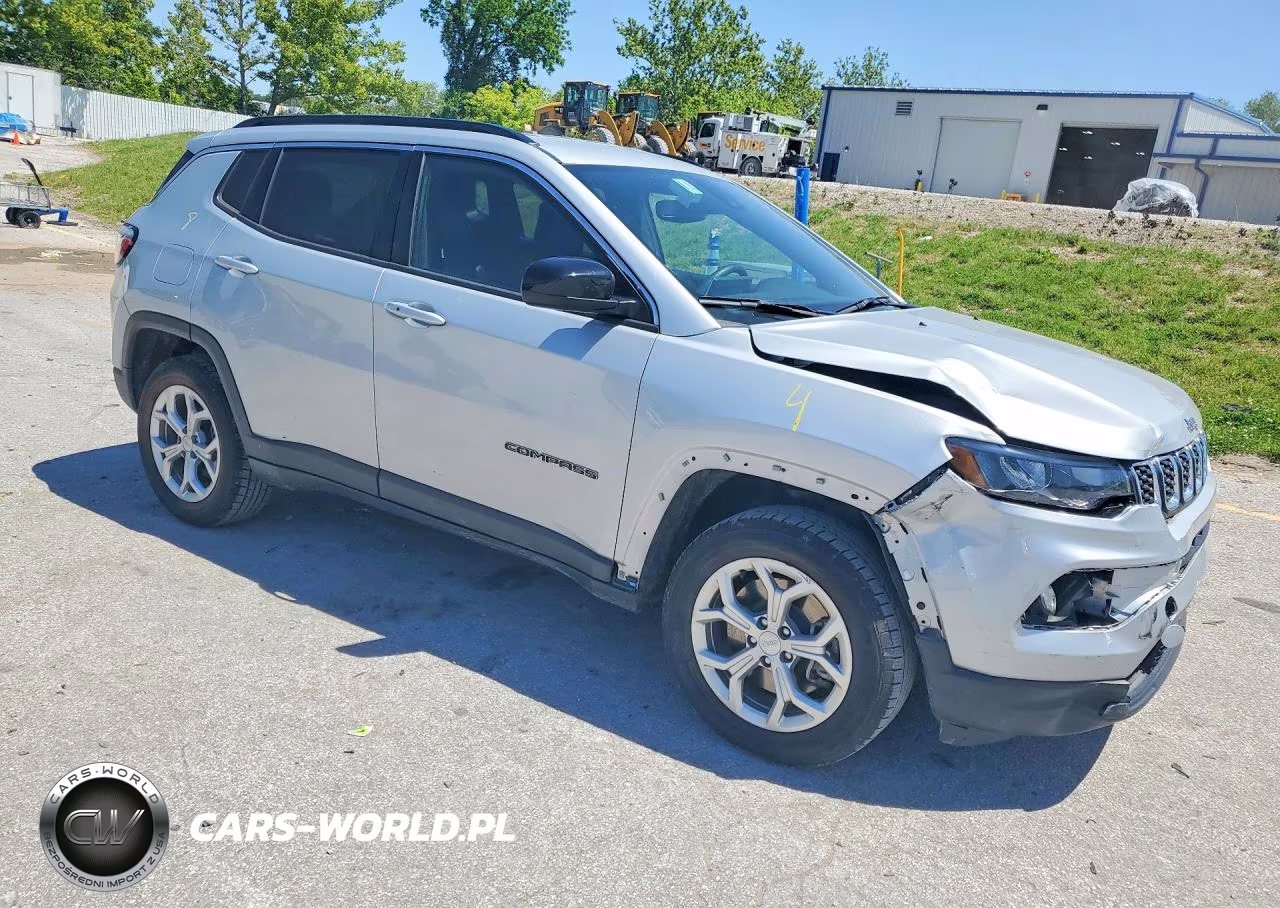2024 Jeep Compass Latitude VIN:3C4NJDBN9RT111388 - 4