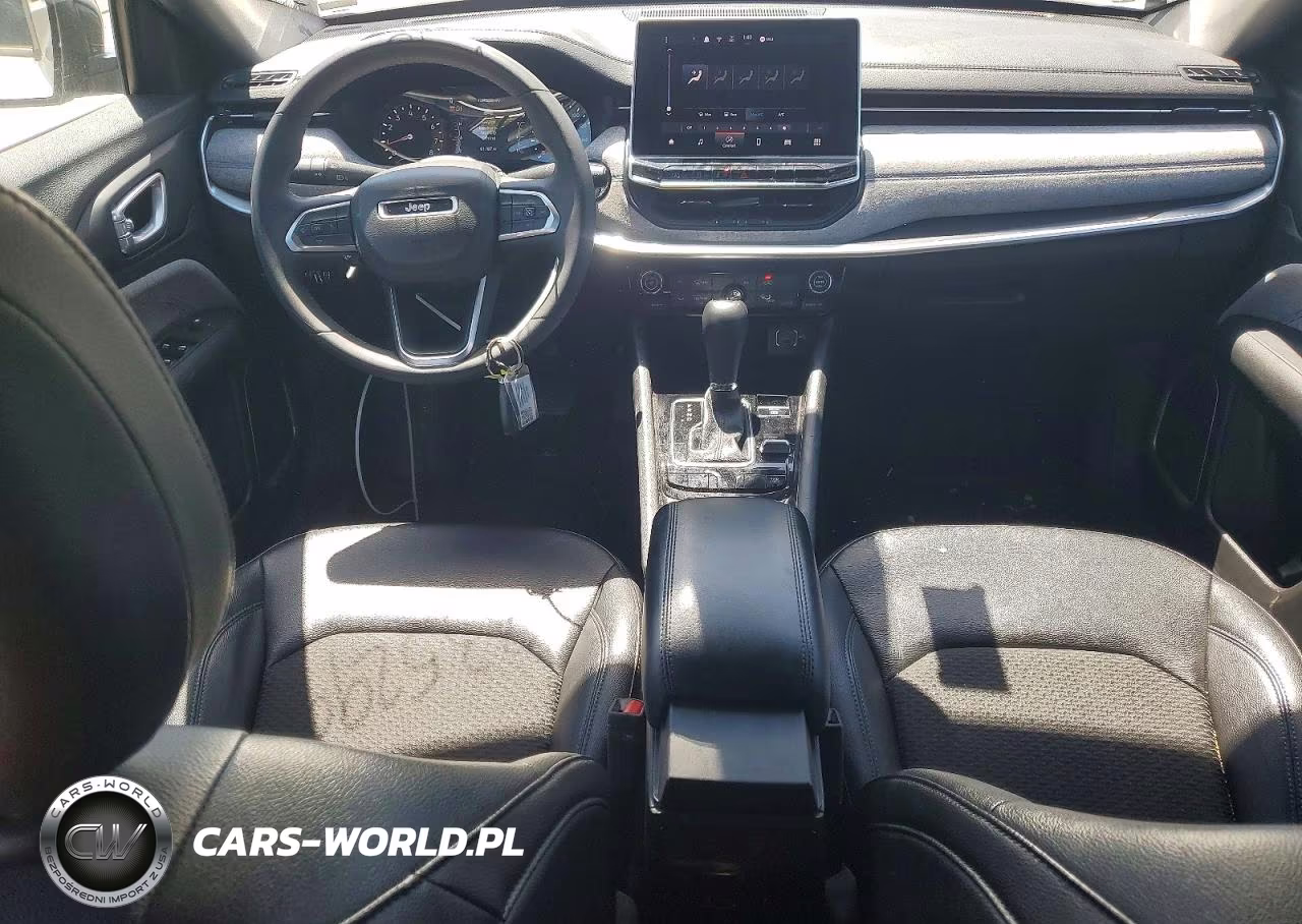 2024 Jeep Compass Latitude VIN:3C4NJDBN9RT111388 - 8